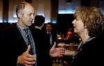 Vagtskifte. Kalundborgs Venstre-borgmester Martin Damm (tv.) blev torsdag  valgt til formand for KL, hvor han afløser Rødovres Erik Nielsen (S). Formandsskiftet sker på trods af at Radikale, Enhedslisten, SF og Socialdemokratiet har flertal i KL. 