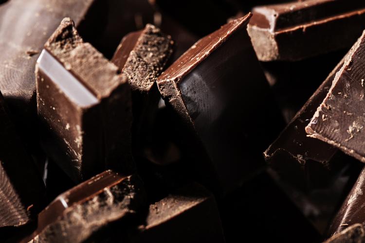 stoppet. Chokoladeproducenten Henrik Konnerup på Sydfyn har problemer med at få sendt chokolade til Ukraine. 