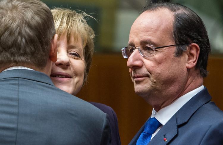 straffeaktion. Tyskland har de største økonomiske interesser i Rusland blandt EU-landene, men også Frankrig har penge i klemme. I går var både Merkel og Hollande til topmøde i Bruxelles, hvor der blev vedtaget nye sanktioner. 