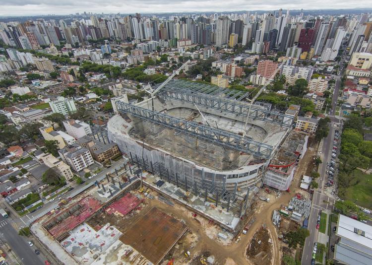 byggerod. Arena da Baixada i Curitiba er et af de stadions, som fortsat ikke er klar til VM i Brasilien. 
