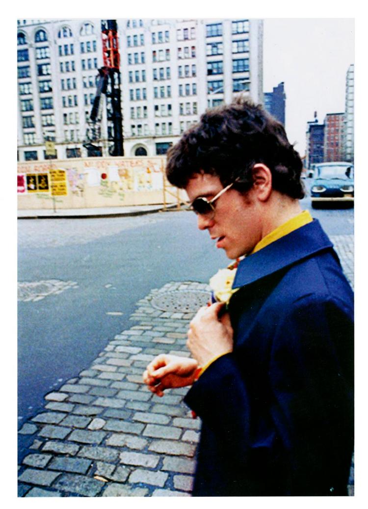 shades. Her står Lou Reed i New York i 1968. Skal man tættere på manden er genudgivelsen af musikken en større oplevelse end den nye biografi. 