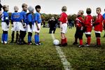 rødderne. Fodboldledere og spillere mener, at millionbonus til afgået formand er eksempel på en lukket og elitepræget kultur i DBU. 