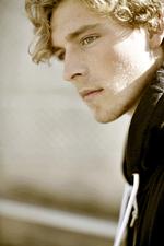 Hits. Flere steder på albummet 'Told You So' mærker man, at Christopher har et stort potentiale. 