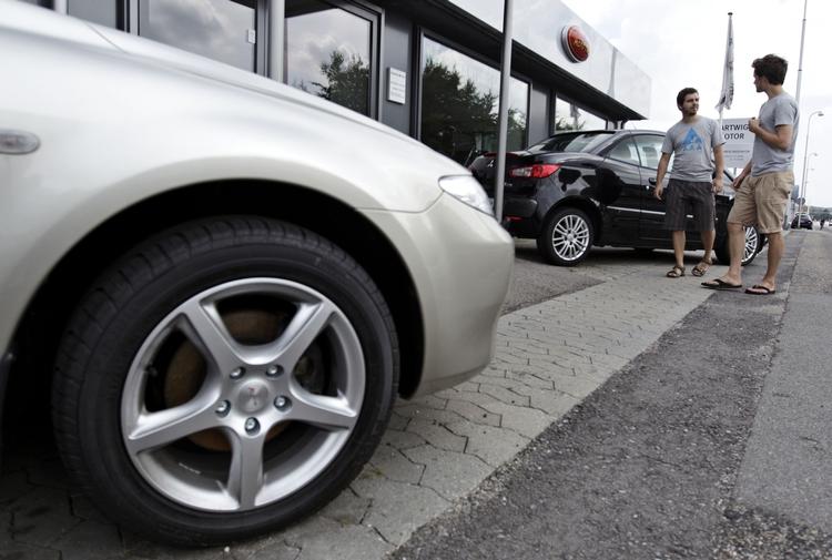 Lånehajer. Bilforhandlere tager uigennemskuelige etableringsudgifter for billån, advarer FDM og MyBanker. 