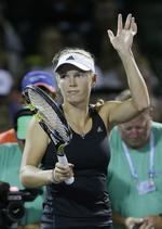 Pointjagt. Caroline Wozniacki er raslet ned som nummer 18 på verdensranglisten, men kommer ud af turneringen i Miami med flere på kontoen, end hun indledte med. Hun er allerede sikret 120 point og endnu en sejr og kvartfnaleplads vil give 215 point. Der er 1.000 point til vinderen i Miami, mens den tabende finalist kan sætte 650 ind på kontoen. Exit i semifinalen belønnes med 390 point. 