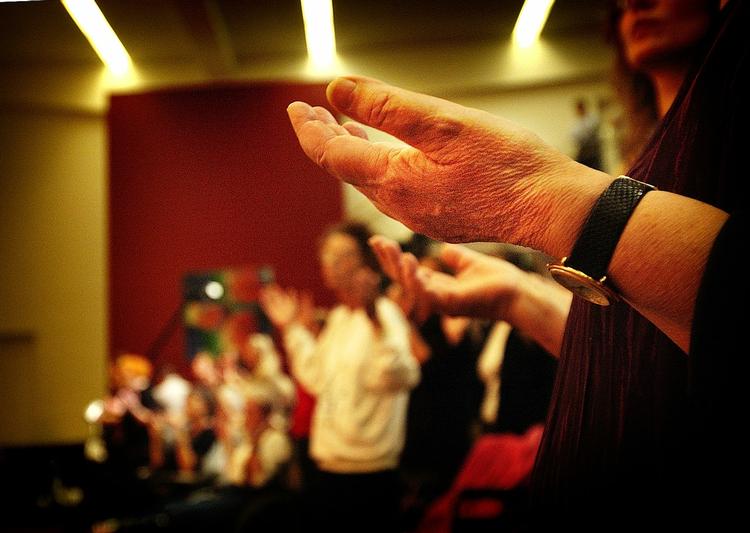 Missionærer.  Nu møder du missionærerne, når du ser en god amerikansk film. I biografen med vennerne eller med kæresten foran fladskærmen, skriver Jens André Herbener. 