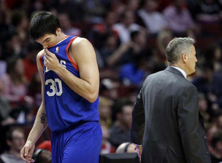 Typisk. Byron Mullens og holdkammeraterne er kun to nederlag fra at skrive sig negativt ind i NBA-historien. 