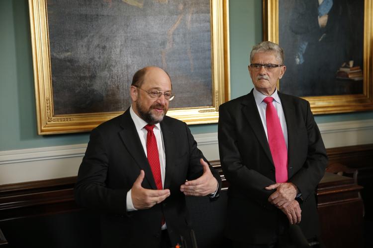 BESØG. Europaparlamentets formand Martin Schulz (tv) har til formiddag holdt møde med Folketingets formand Mogens Lykketoft (S). 