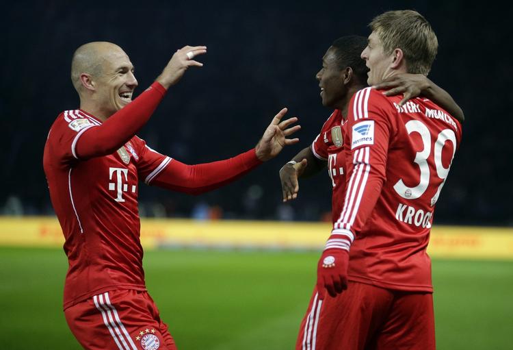 Timing. Arjen Robben (tv) blev tysk mester i sin ligakamp nummer 100 for FC Bayern München. 