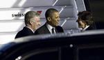 Statsbesøg. Barack Obamas første besøg i Bruxelles ventes at blive domineret af sikkerhedspolitik. Her anommer den amerikanske præsident sent i går aftes og modtages af den belgiske ministerpræsident og Belgiens Kong Philippe (t.v.). 