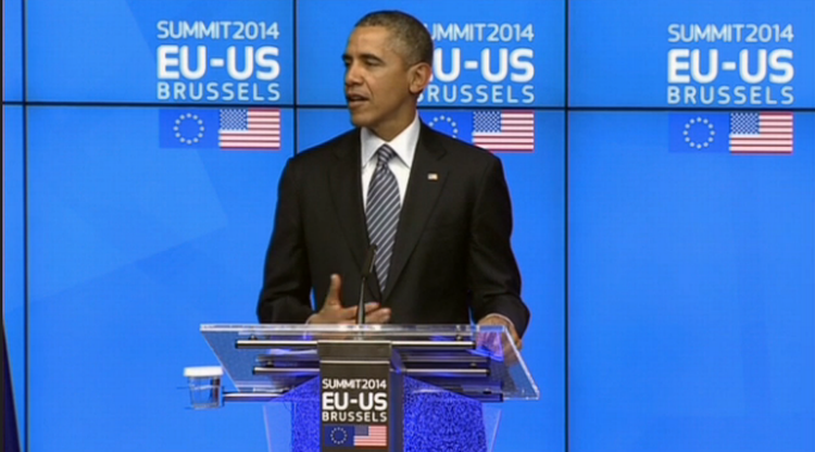 Præsident-ros. Barack Obama storroser den tidligere danske statsminister Anders Fogh Rasmussen, der har arbejdet sammen med Obama som Nato-generalsekretær. 