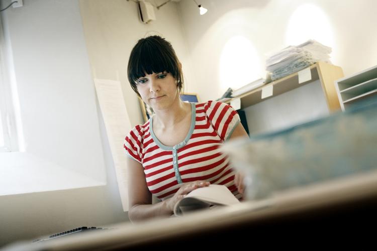 Fanget. Studerende med studiejob fanges af klausuler, der forhindre dem i efterfølgende at tage arbejde i samme branche eller hos virksomhedens kunder. 