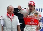 OPTIMIST. Gennem tiderne har Ron Dennis (tv.) har masser af stjerner på sit hold, eksempelvis Fernando Alonso (th.). 