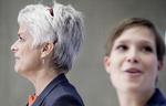 Formandsopgør. Annette Vilhelmsen  og Astrid Krag mødes i debat i Politikens Hus i dag. 