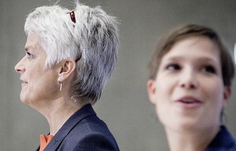 Formandsopgør. Annette Vilhelmsen  og Astrid Krag mødes i debat i Politikens Hus i dag. 