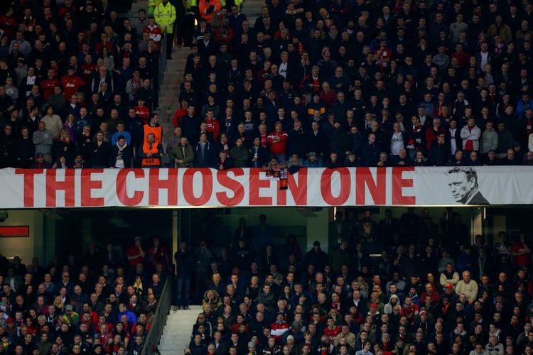 SVAR. Dette banner inde på Old Trafford bevogtes, så utilfredse United-tilhængere svarer igen med deres eget. 