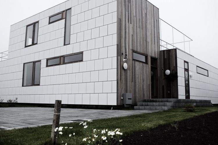 PRISER. Indkomstudviklingen, forventninger til beskæftigelsen og forventninger til de fremtidige boligpriser spiller også en stor rolle for priser. 