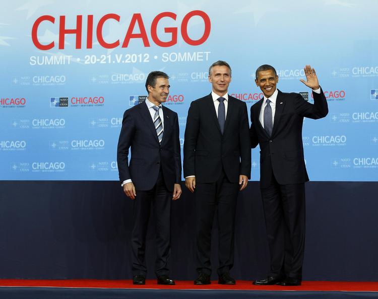 Den afgående chef for Nato, Anders Fogh Rasmussen, her sammen med den kommende, Jens Stoltenberg og USA's præsident Barack Obama. 