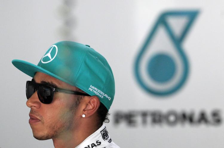 Gentagelse. Som for 14 dage siden i sæsonoptakten  var Lewis Hamilton hurtigst i kvalifikationen. 