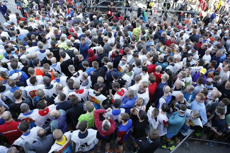 Proppet. Titusindvis af mennesker er i København i dag for enten at følge eller deltage i VM i halvmaraton. 
