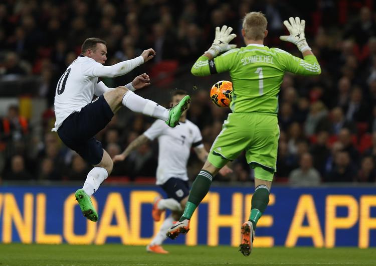 Gensyn? Kasper Schmeichel mod Wayne Rooney kan blive en realitet senere i år. 