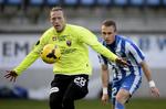 Superliga. FC Vestsjællands Michael Lumb holder Esbjergs Martin Pusic fra bolden. 