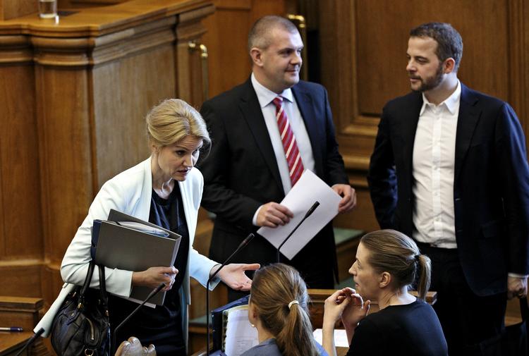 Partilinje. Statsminister Helle Thorning-Schmidt (S) har mistet opbakning i baglandet, vurderer Politikens politiske redaktør. 