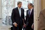 Diplomati. Den amerikanske udenrigsminister John Kerry mødtes med sin russiske kollega Sergej Lavrov i Paris i dag for at diskutere Krim-krisen. 