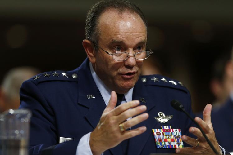 krise. Natos øverstkommanderende i Europa, general Philip Breedlove, har fået afkortet et ophold i USA på grund af krisen i Ukraine. 