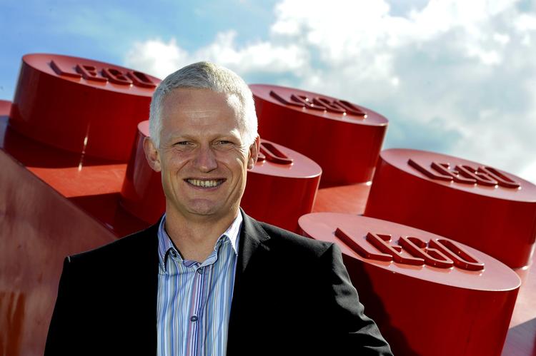 jobskifte. Mads Nipper bliver nu chef for 18.000 ansatte på hele kloden. 