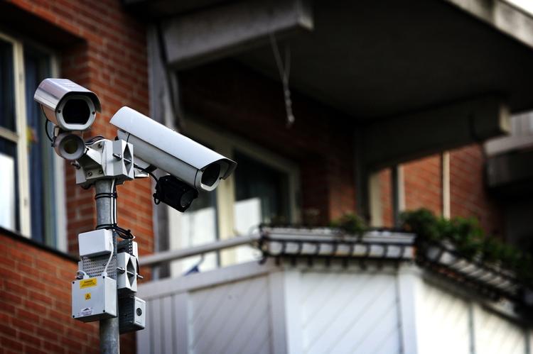 Videoovervågning. Overvågningen skaber tryghed for de gode borgere i bybilledet, som blot ville ønske, at alle andre også opførte sig pænt og fornuftigt, skriver Peter Skaarup. 