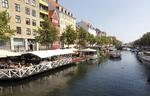 Christianshavn Kanal i solskin. 