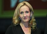 Filmmager. Forfatteren JK Rowling kan udvide sit CV med manuskriptforfatter, når bogen 'Fantastic Beasts and Where To Find Them' bliver til minimum hele tre film. 