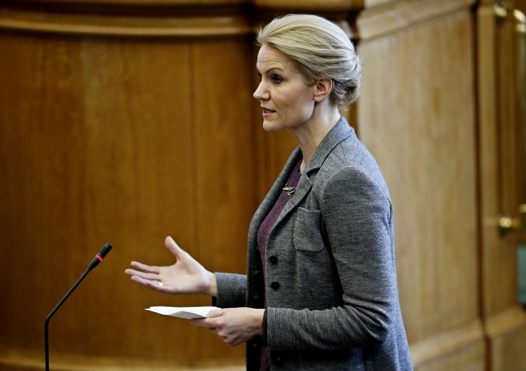 Statsministeren er parat til at gå til EU-Kommissionen for at få ændret den forordning fra 2004, der er årsag til al balladen om børnechecken. 