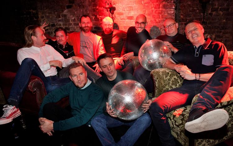 DISCOFEST. Nogle af byens allermest dedikerede disco-kendere spiller op til dans på lørdag. 