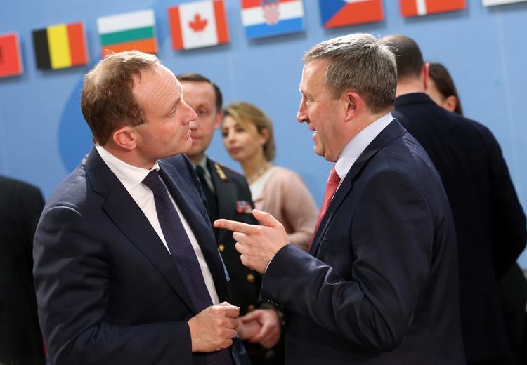 Topmøde. Udenrigsminister Martin Lidegaard (R) mødtes i dag med sine Nato-kollegaer for at diskutere reaktionen over for Rusland. 