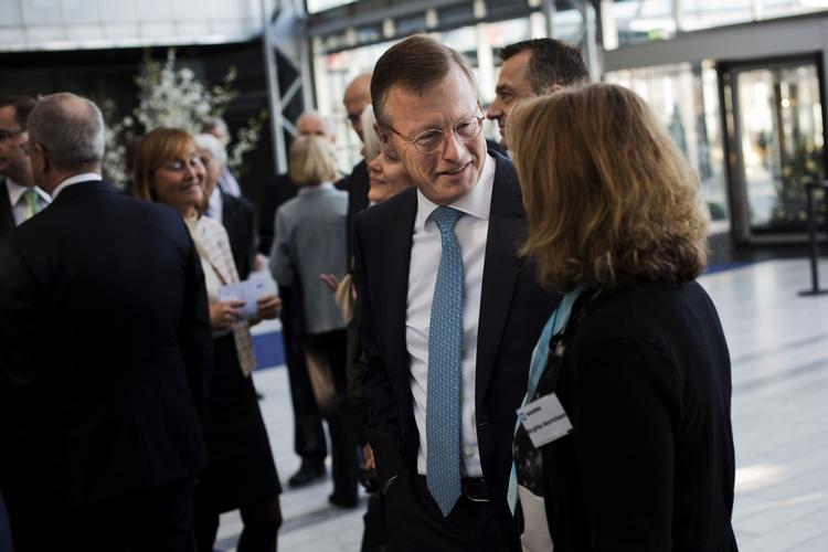 overskueligt. A.P. Møller - Mærsk bliver lidt lettere at overskue, når Danbor bliver solgt. Her ses topchefen i  Mærsk, Nils Smedegaard Andersen, ved koncernens generalforsamling i mandags. 