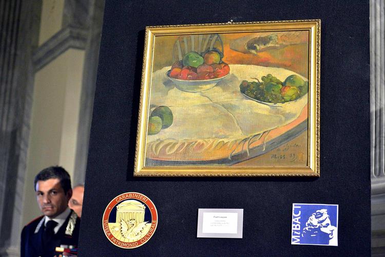 Millionkunst. 'Frugt på bord eller en lille hund' af Gauguin er vurderet til mellem 75 og 225 millioner kroner. 