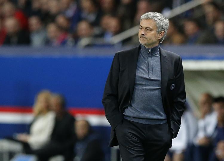 Presset. Jose Mourinho måtte se sit hold indkassere et sent mål i udekampen mod PSG, men han tror stadig på, at Chelsea kan avancere til semifinalerne i Champions League. 