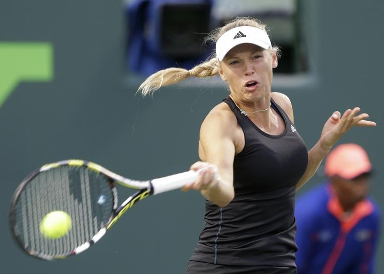 sikkert. Caroline Wozniacki har bevæget sig lidt op ad verdensranglisten efter solide resulatater ved de seneste turneringer. 