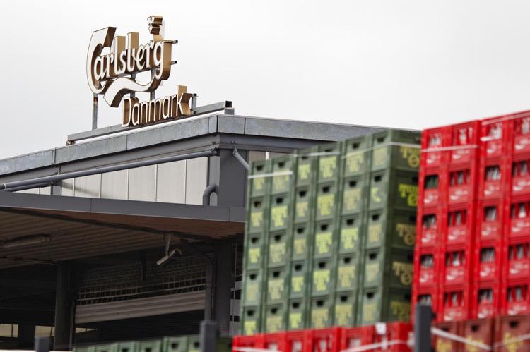OPKØB. Carlsberg køber halvdelen af bryggeri. 