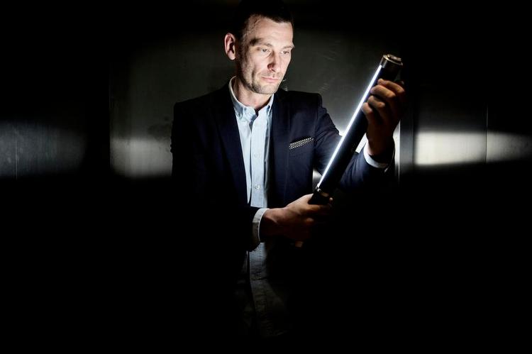 Klik. Denne weekend tilbyder TV3 seerne mulighed for at kommentere programmerne 'Loppeguld', 'Adam og Eva'erne', 'Ibo's Talkshow', 'Mit plastikmareridt', 'Fortidens flammer' og 'Kokken på Blokken'. Udviklingschef Karsten Bartholin glæder sig. 