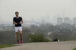 Vejrfænonmen. Sandet fra Sahara var med til at give en slem gang smog i London i går. Det slipper vi dog for herhjemme, hvor forureningen ikke er lige så slem. 