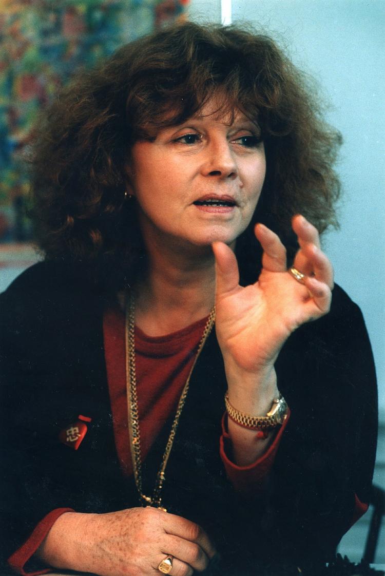 Dødsfald. Regine Deforges, der skrev over 40 bøger og selv blev forlægger, er død. 