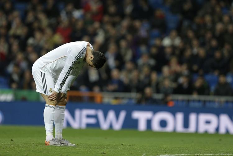 semifinale. Cristiano Ronaldo ser ikke ud til at blive sendt ind i det første opgør mod Bayern München. 