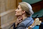 Krise. Helle Thorning-Schmidt er udsat for det hidtil hårdeste angreb fra partifæller i denne tid. Hun afviser at være på vej til en toppost i Bruxelles og gav i denne uge en 'garanti' for, at hun bliver. 