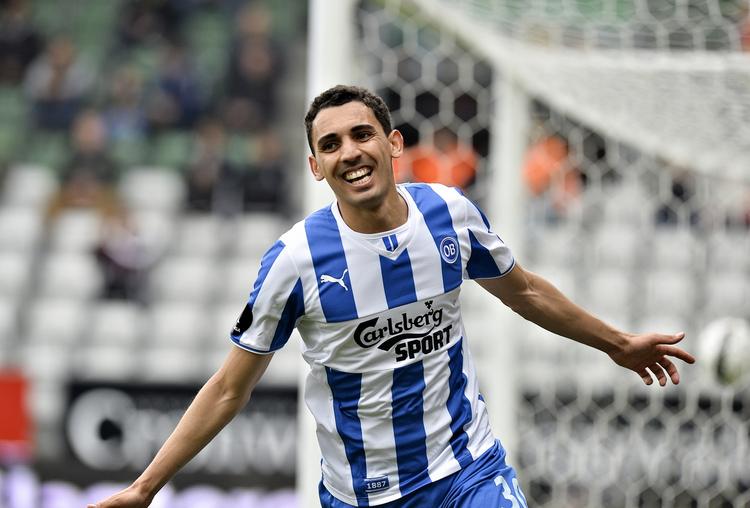 INDHENTET. To mål scorede Mustafa Abdellaoue i første halvleg uden at OB kunne vinde. 