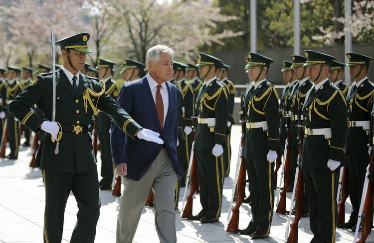 Visit. Chuck Hagel er på en rundtur i Asien. I går var han i Japan, inden han i dag begynder et tre-dages besøg i Kina. 