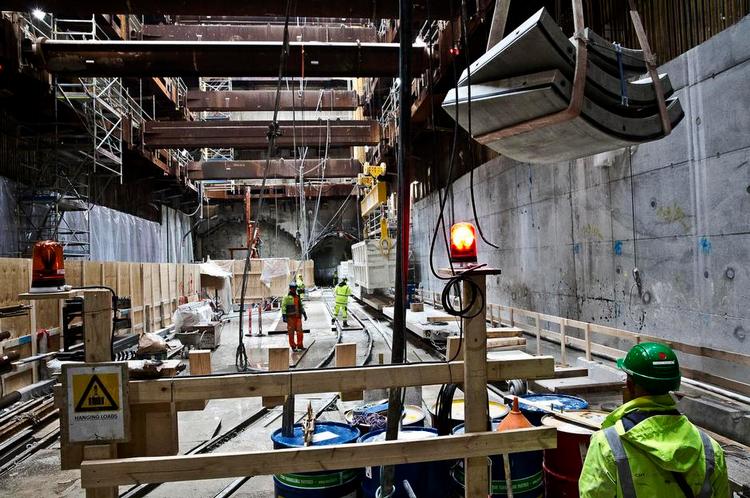 Forsinket. Af den oprindelige tidsplan fremgår, at tunnelboremaskinerne skulle have passeret Nuuks Plads i marts-april 2013. 