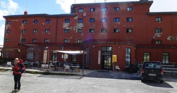 Diktatorhotel. Tyskerne befriede Mussolini fra fra hans fangenskab på Hotel Campo Imperatore. 